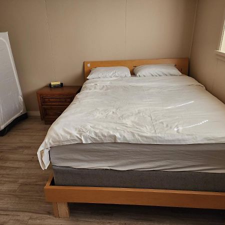 Economical Homestay Burnaby Zewnętrze zdjęcie