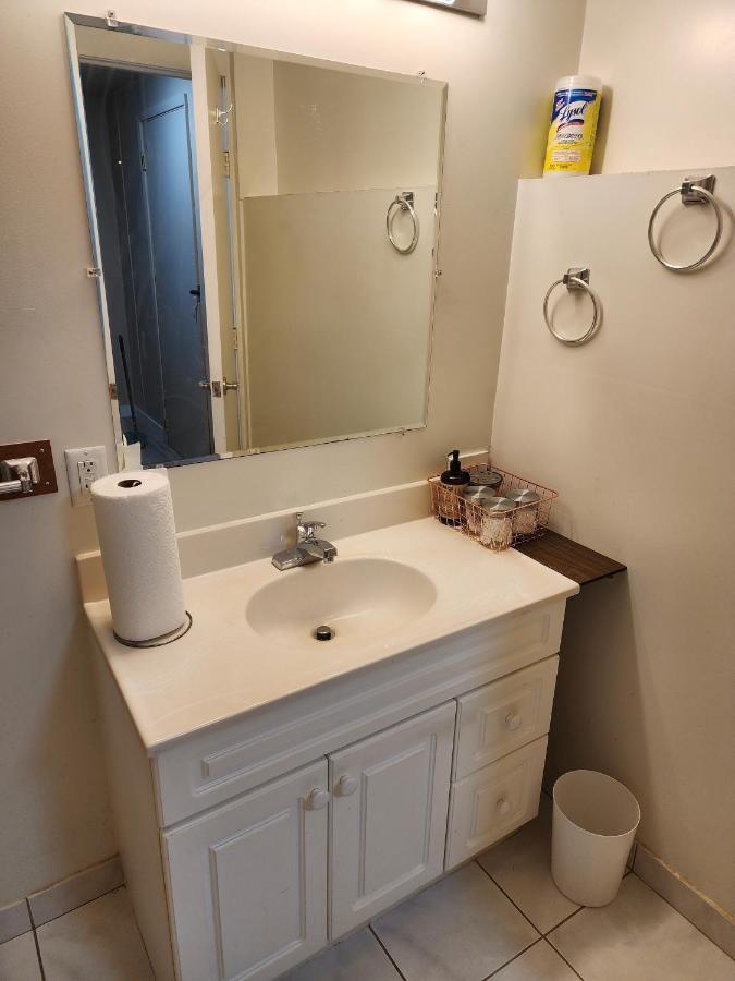 Economical Homestay Burnaby Zewnętrze zdjęcie