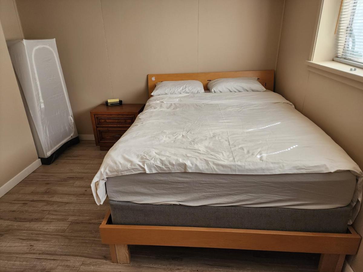 Economical Homestay Burnaby Zewnętrze zdjęcie